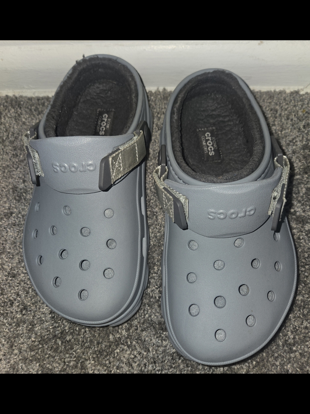 CROCS Unisex Classic Clog with Fleece Lining - Gray Unisex